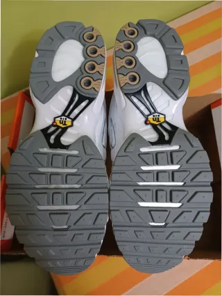 Nike Air Max Plus Talla 41 Blancas