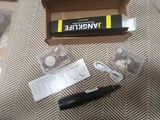 Mini taladro eléctrico recargable.