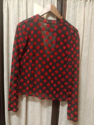 Blusa Zara lunares rojo y negro