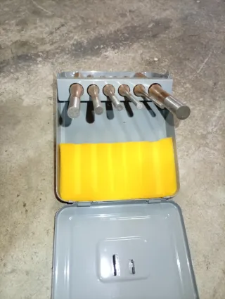 Juego de botadores de metal