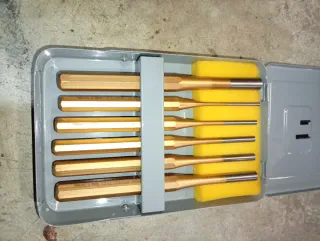 Juego de botadores de metal