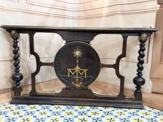 Baranda de altar antigua madera tallada