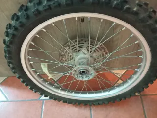 Rueda Suzuki RM 250 92