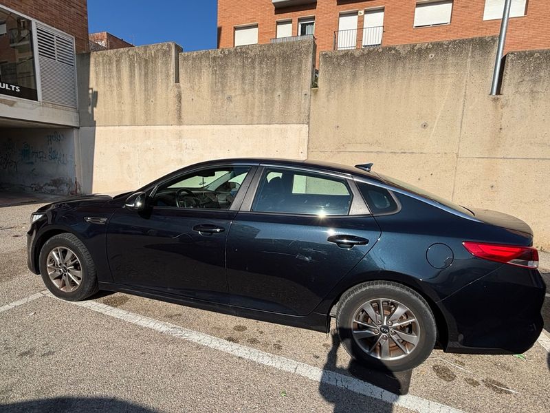 KIA Optima 2017 - foto 1