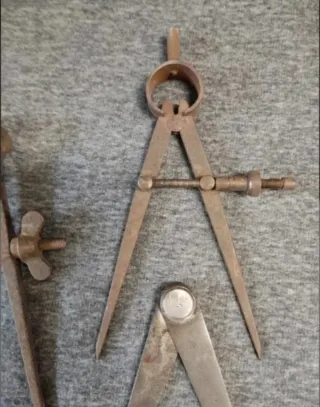 Lote 3 antiguos compases carpintero