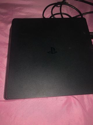 Ps4 500gb Negra + 2 Juegos +  2 Mandos