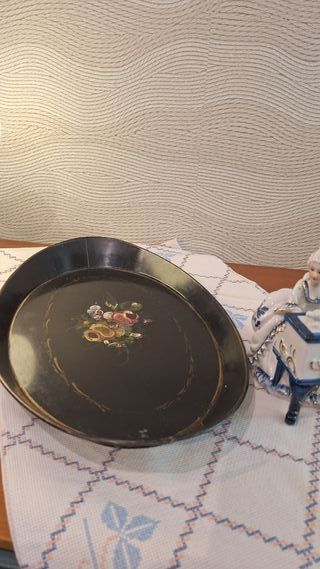 Bandeja lacada Napoleón III flores S.XIX