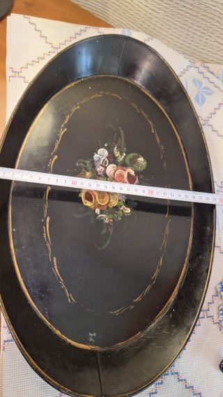 Bandeja lacada Napoleón III flores S.XIX