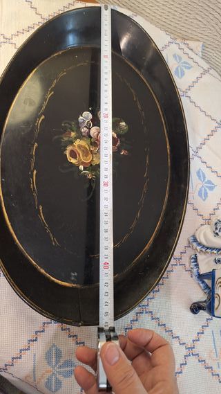 Bandeja lacada Napoleón III flores S.XIX