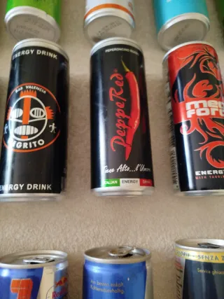 Lattine vuote energy drink da collezione