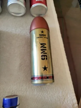 Lattine vuote energy drink da collezione