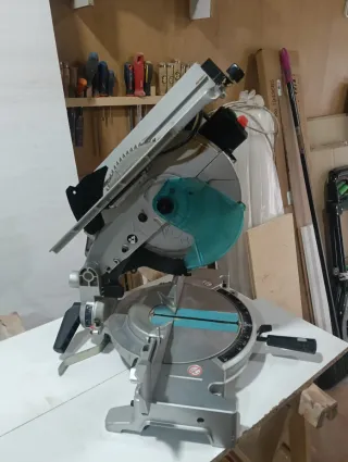 Ingletadora Makita LH1040F