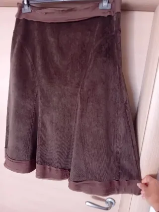 Gonna Claudia Gil marrone