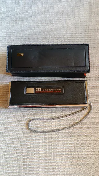 Macchina fotografica ITT 110 Magicflash vintage