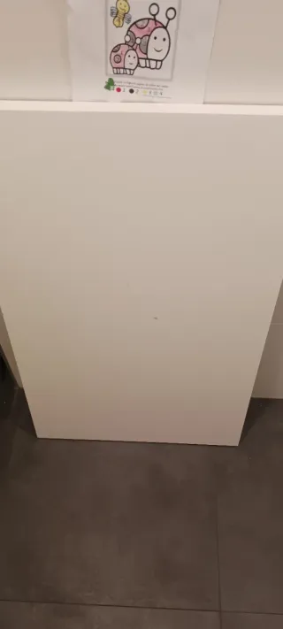 Mesa blanca y madera