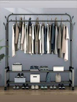 Appendiabiti con Ruote in Metallo