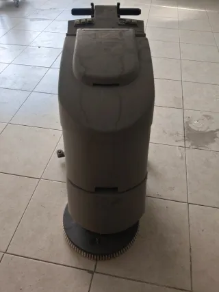Máquina Friegasuelos Profesional