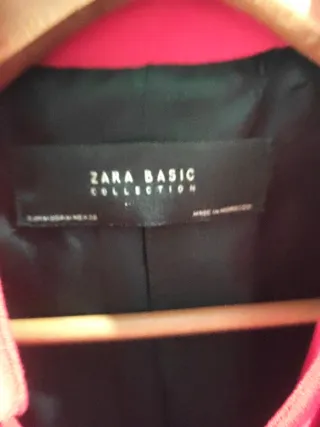 Lote 4 chaquetas Zara: roja, negra y beige