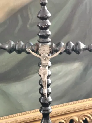 Crucifijo madera torneada siglo XIX
