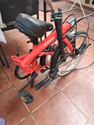 Bicicleta plegable B'TWIN roja