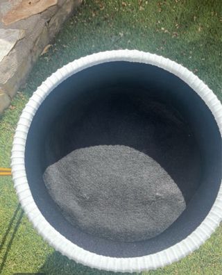 NUEVO. Pouf in velluto con spazio di archiviazione.