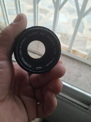 Olympus OM-40 con objetivo 50mm f/1.8