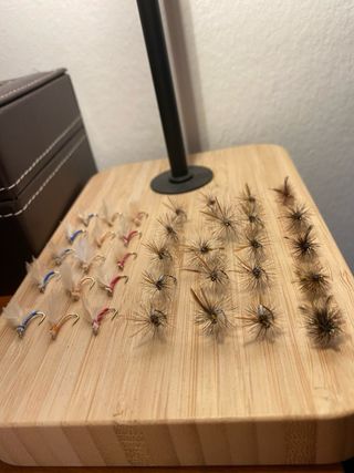 Lote de 35 moscas de pesca artesanales