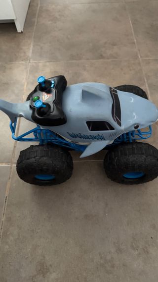 Coche teledirigido tiburón Monster Jam