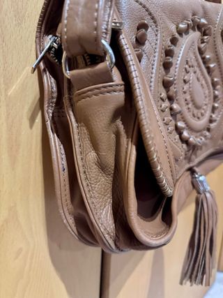 Bolso Uterqüe de cuero natural