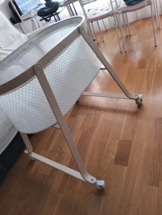 Mini Cuna con Ruedas