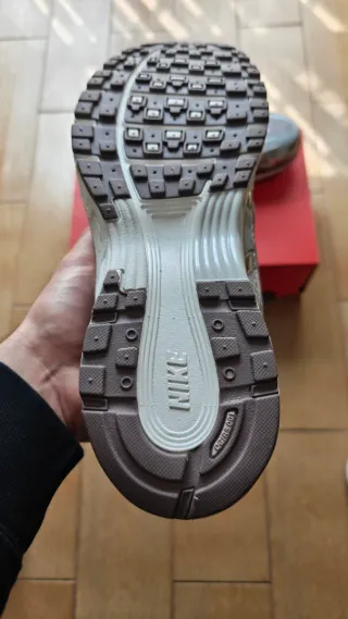 Nike P-6000 - Talla 45,5