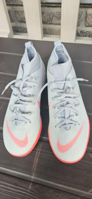 Zapatillas Nike Fútbol Sala Gris/Rojo