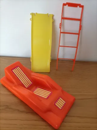 Accessori Barbie: scivolo, scala e lettino