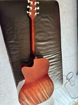 Chitarra Elettroacustica