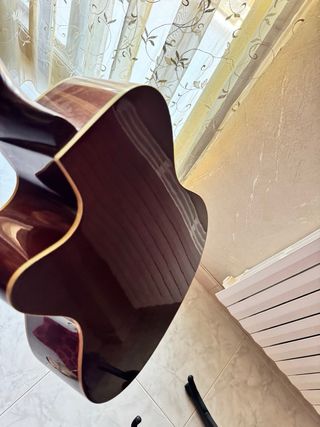 Chitarra Elettroacustica
