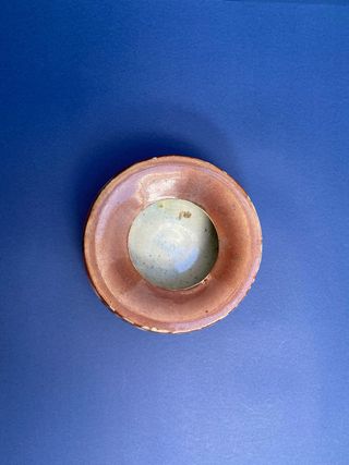 Escupidera antigua decorada