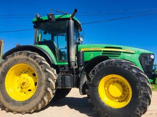 Tractor John Deere 7820
