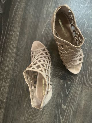 Sandalia Beige Tacón