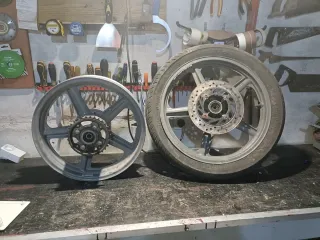 Llanta honda CB 250 año 96