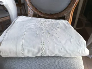 Lenzuolo matrimoniale vintage in cotone ricamato