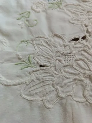 Lenzuolo matrimoniale vintage in cotone ricamato