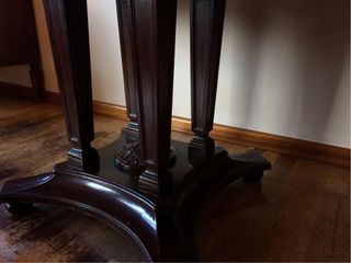MESA DE CAOBA + 6 SILLAS – CONJUNTO PREMIUM