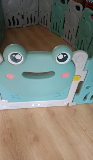 Parque infantil con diseño de rana