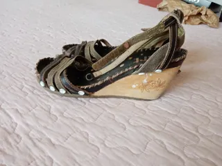 Sandalias Art Mujer Tacón