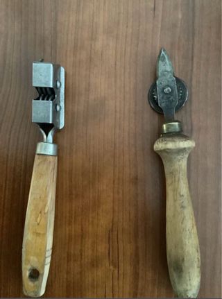 Abrelatas y afilador antiguo