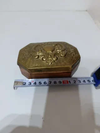 Antigua caja octogonal madera y metal