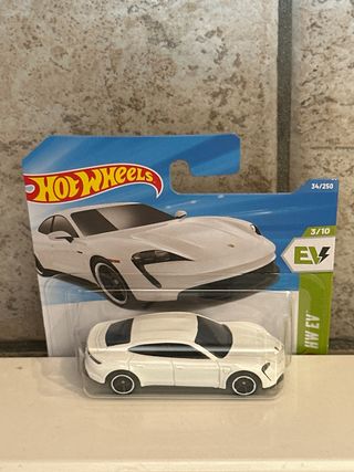 Hot Wheels Porsche Taycan Turbo S EV