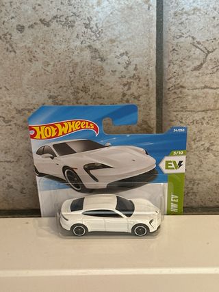 Hot Wheels Porsche Taycan Turbo S EV