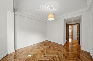 Piso en alquiler en Jerónimos en Madrid