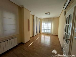 Local comercial en alquiler en Linares